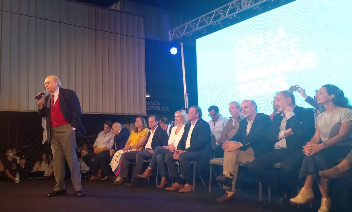 Julio María Sanguinetti en el acto de cierre del "NO" en Las Piedras. Foto: Valeria Gil