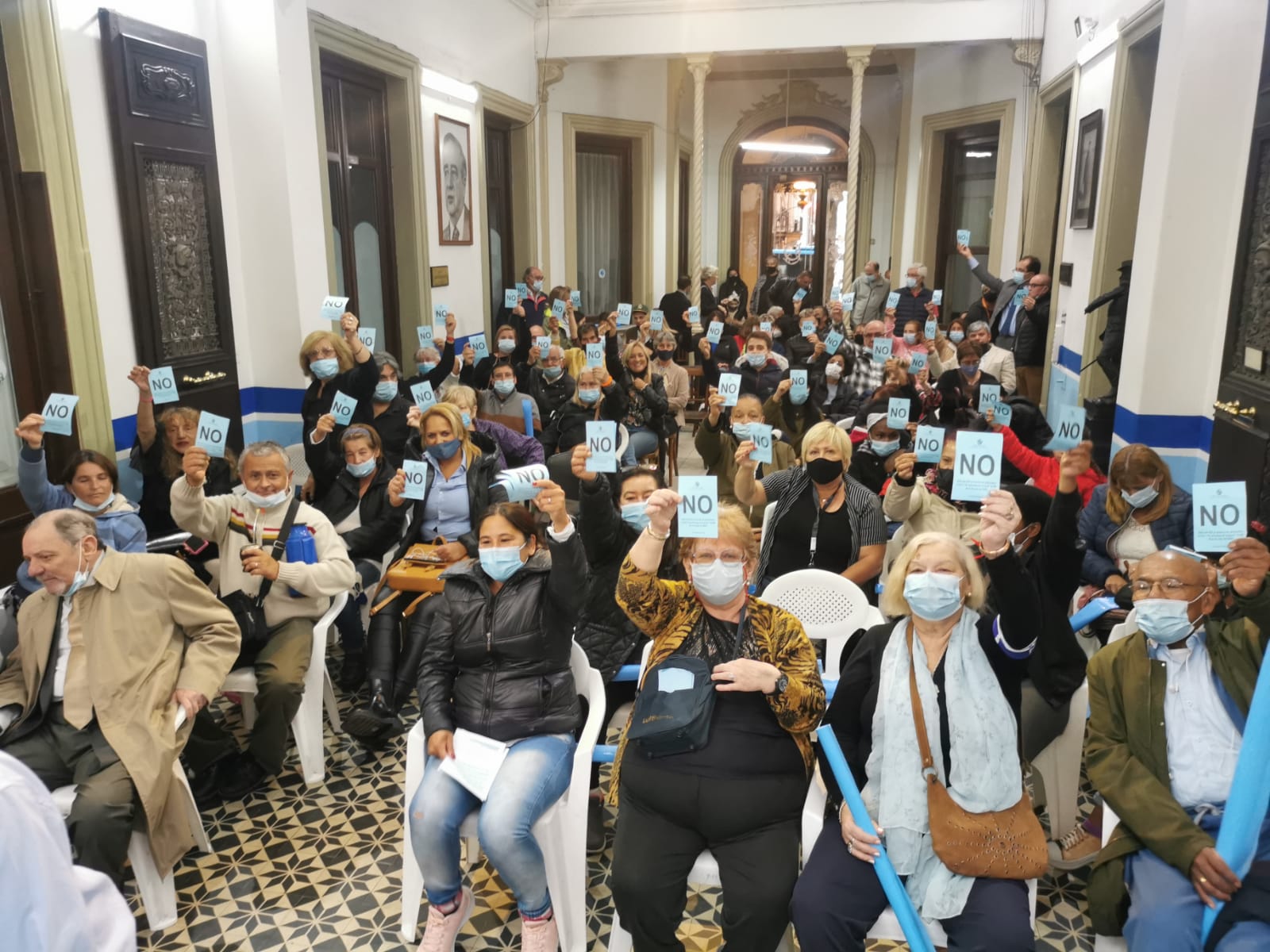 La agrupación Renovación y Victoria- 97 realizó una asamblea en defensa de la LUC