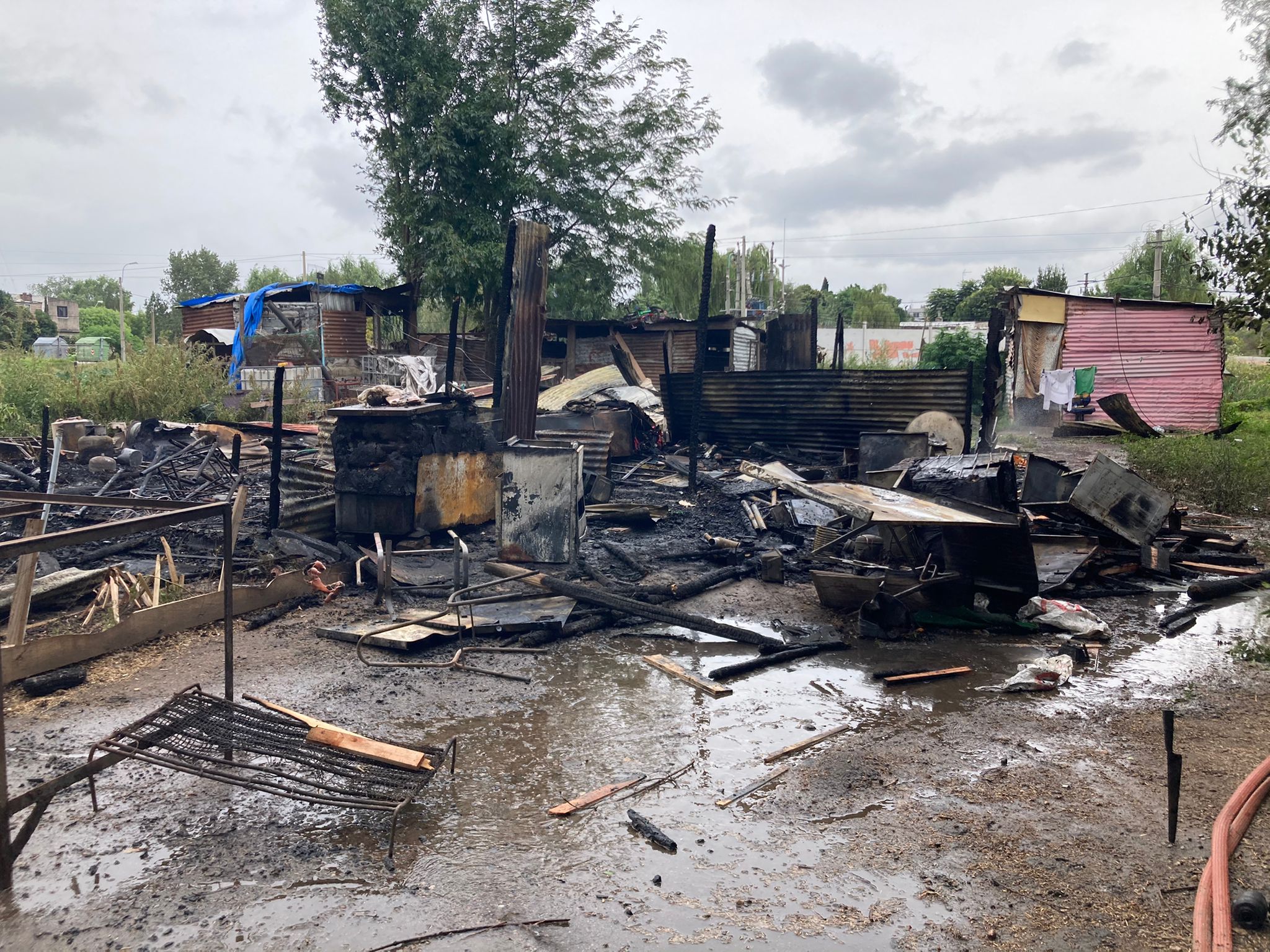 Afectación total en incendio en viviendas de Los Bulevares. Foto: Dirección Nacional de Bomberos