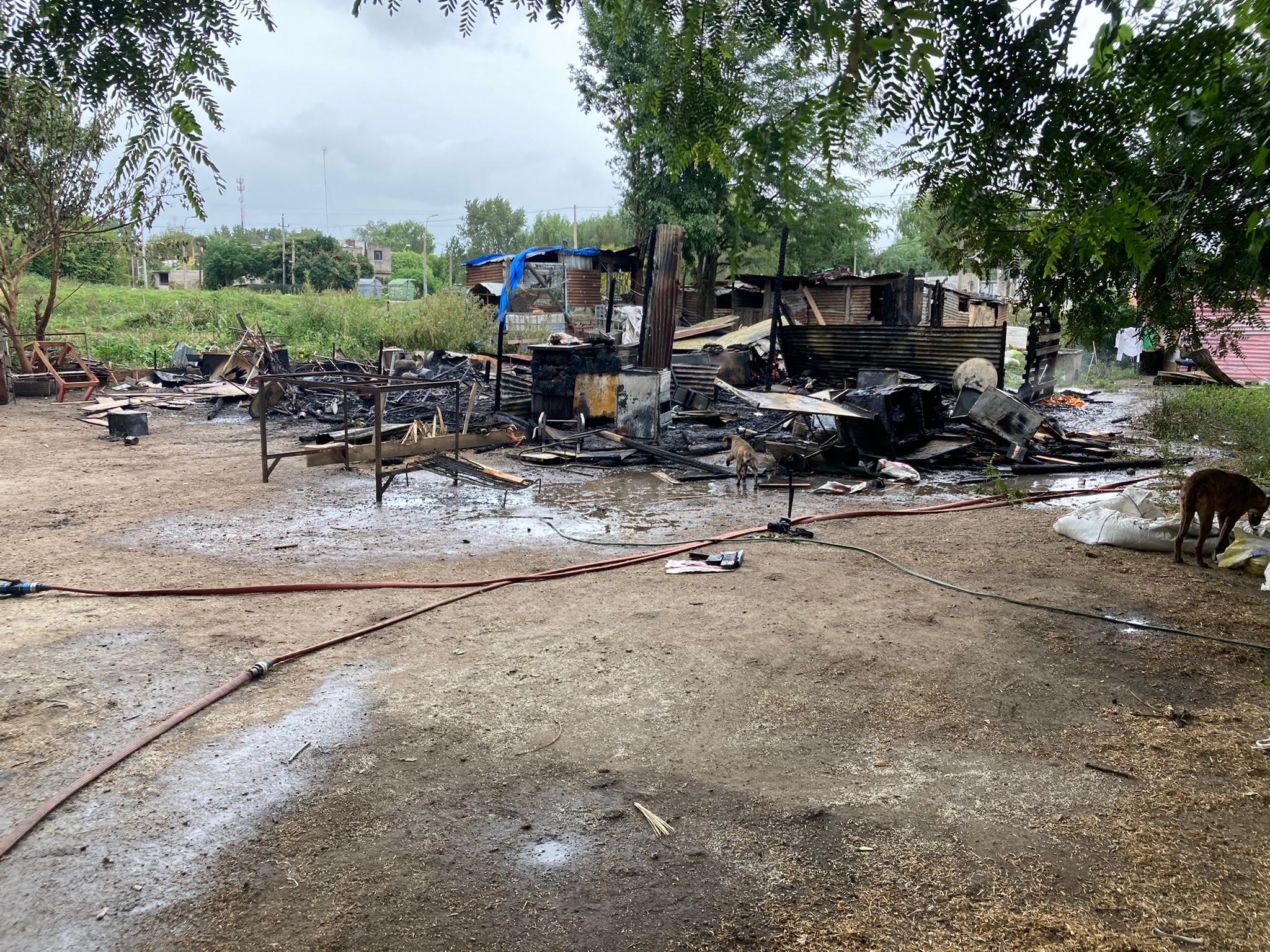 Afectación total en incendio en viviendas de Los Bulevares. Foto: Dirección Nacional de Bomberos