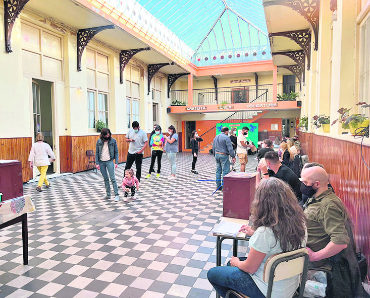 La votación transcurrió en tranquilidad en todo el país. Foto: Pia Mesa.