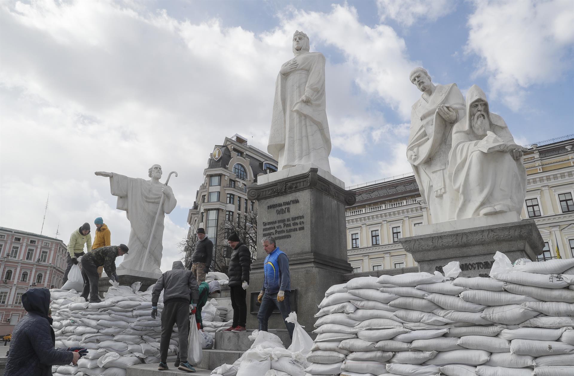 Ucrania teme una nueva ofensiva sobre Kiev tras el reagrupamiento de tropas rusas. Foto: EFE