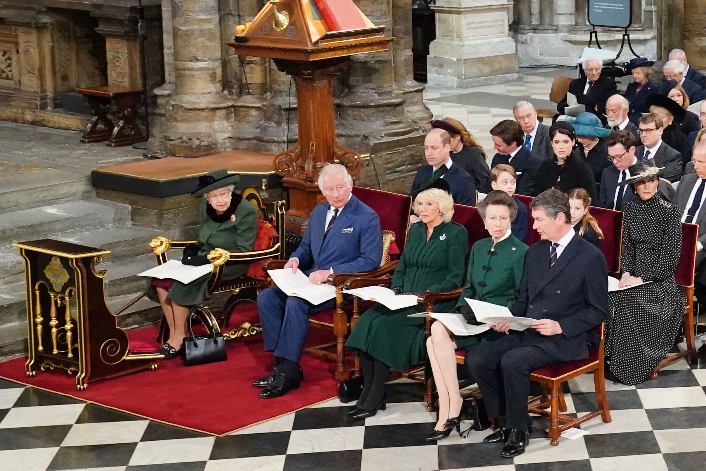 Familias reales europeas y autoridades del Reino Unido en el homenaje a Felipe de Edimbirgo. Foto: AFP