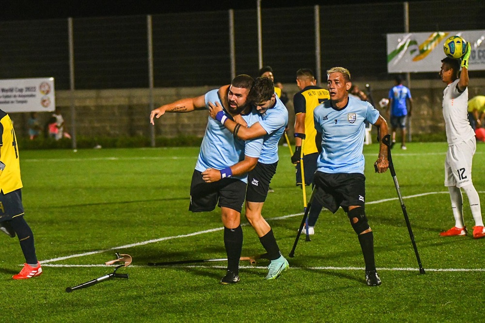 Festejo de gol de la Selección Uruguaya de Fútbol de Amputados