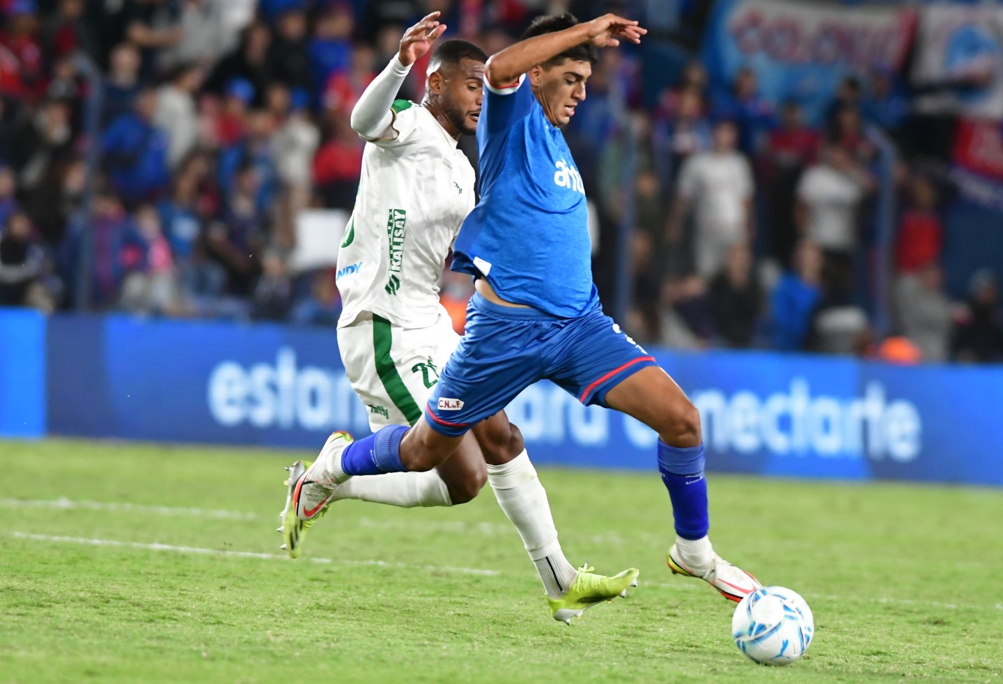 Mathías Laborda en el juego entre Nacional y Plaza Colonia. Foto: Estefanía Leal.