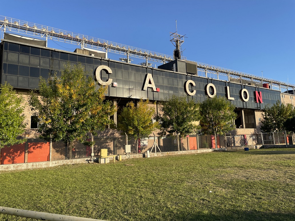 Las afueras del Cementerio de los Elefantes. Foto: Enrique Arrillaga.