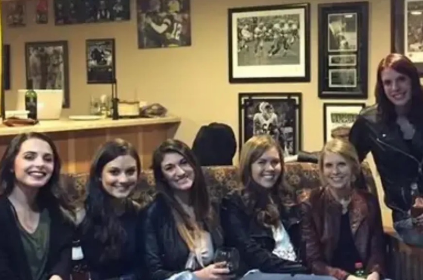 La reunión de amigas que generó inquietud por un detalle que no se ve. Foto: La Nación (GDA)