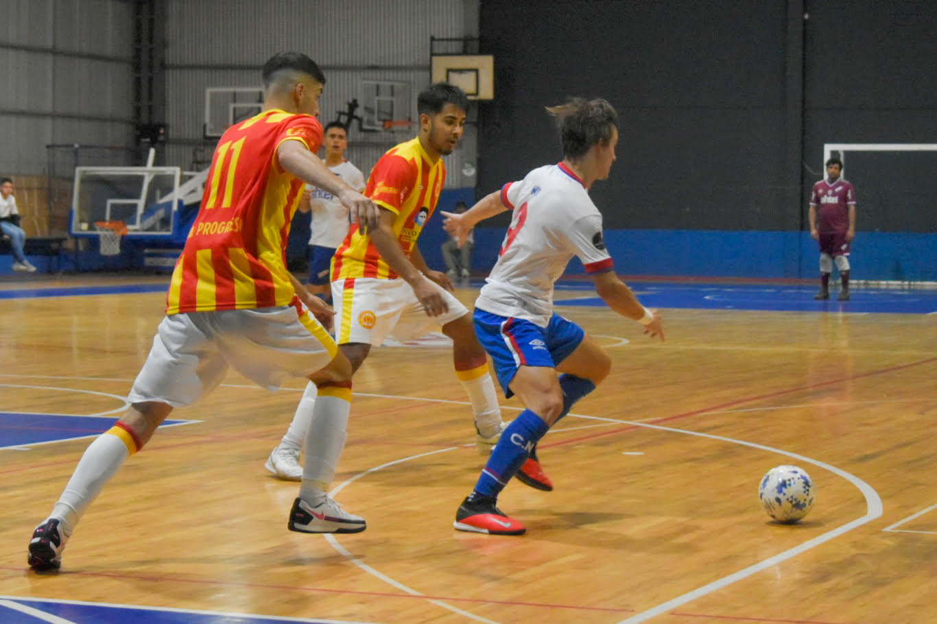 Fútbol Sala: Nacional no la tuvo nada fácil en el inicio ante Progreso. Foto: @auffutbolsala