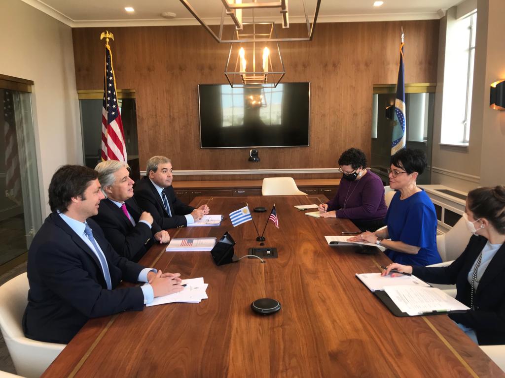 Bustillo se reunió con la subsecretaria de Agricultura del gobierno de Estados Unidos. Foto: Cancillería