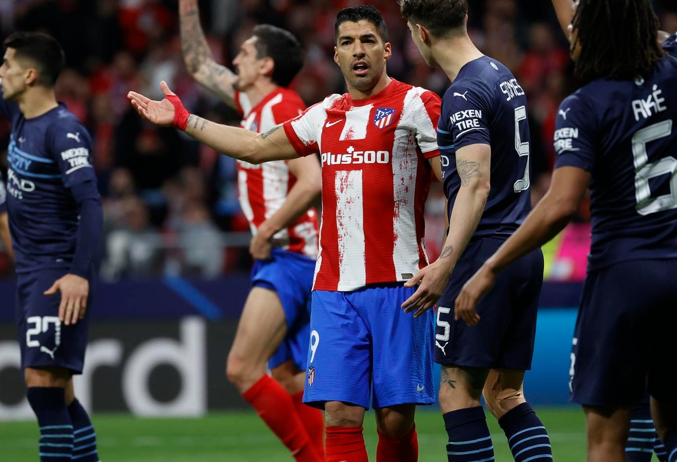 Luis Suárez defendiendo la camiseta del Atlético de Madrid. Foto: EFE.