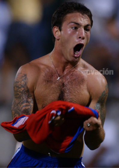 Horacio Peralta celebra el gol que sentenció el triunfo de Nacional ante Paysandú Bella Vista. Foto: Archivo El País.