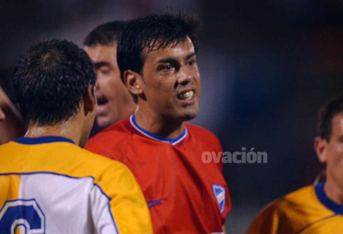 Daniel Fonseca en el choque entre Paysandú Bella Vista-Nacional. Foto: Archivo El País.Daniel Fonseca en el choque entre Paysandú Bella Vista-Nacional. Foto: Archivo El País.