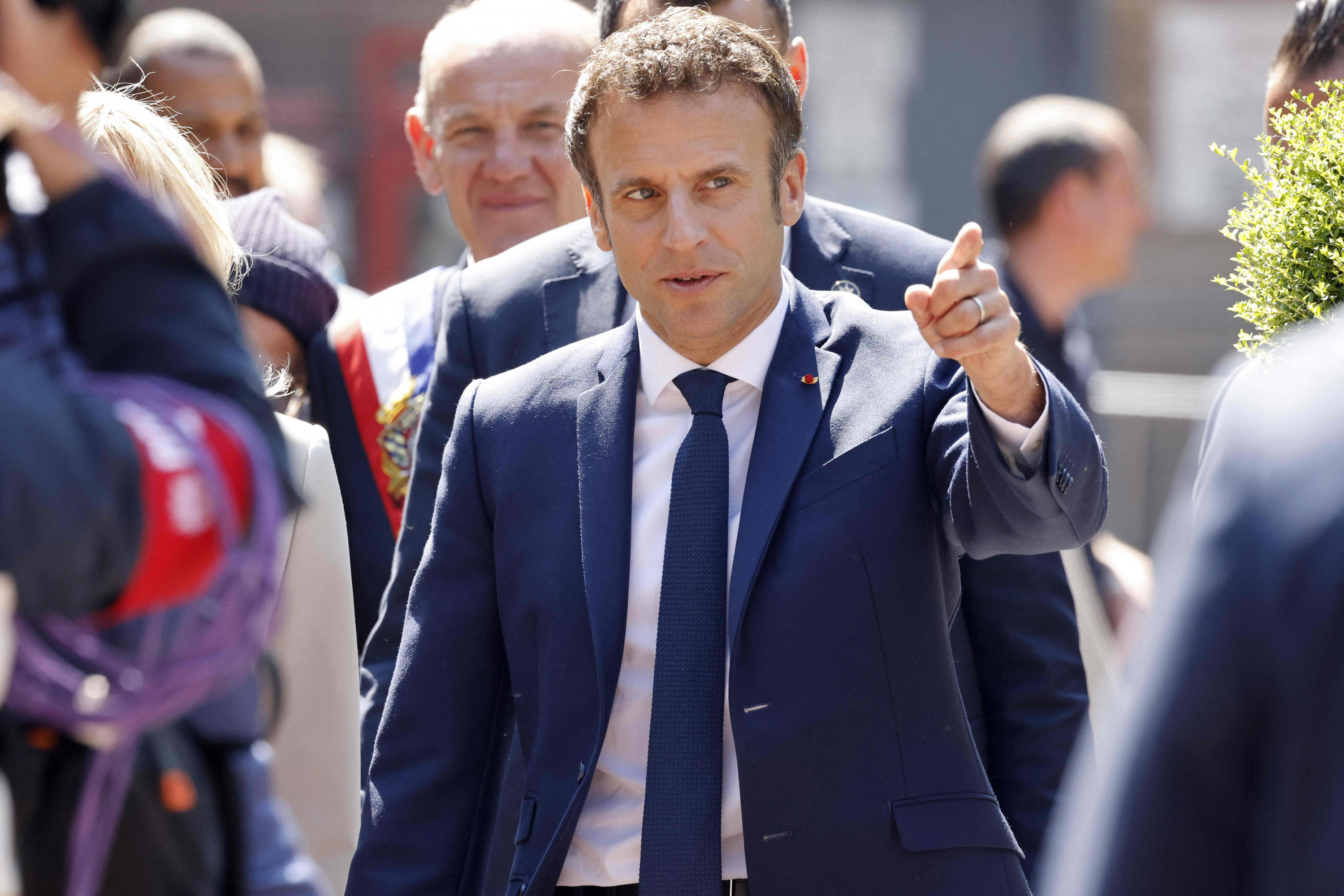 Macron durante la jornada de votación. Foto: AFP