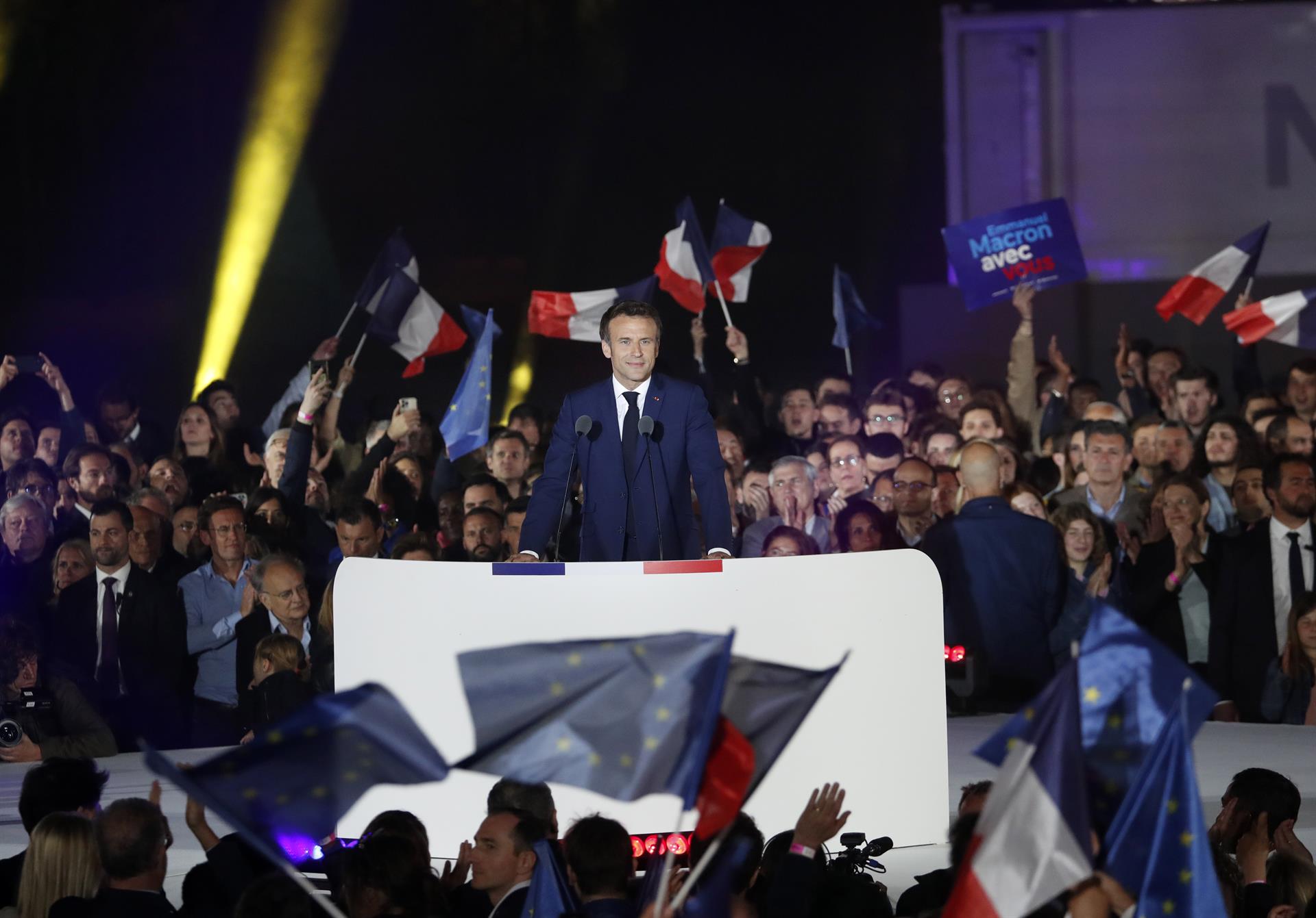 Emmanuel Macron durante su victoria en París. Foto: Efe