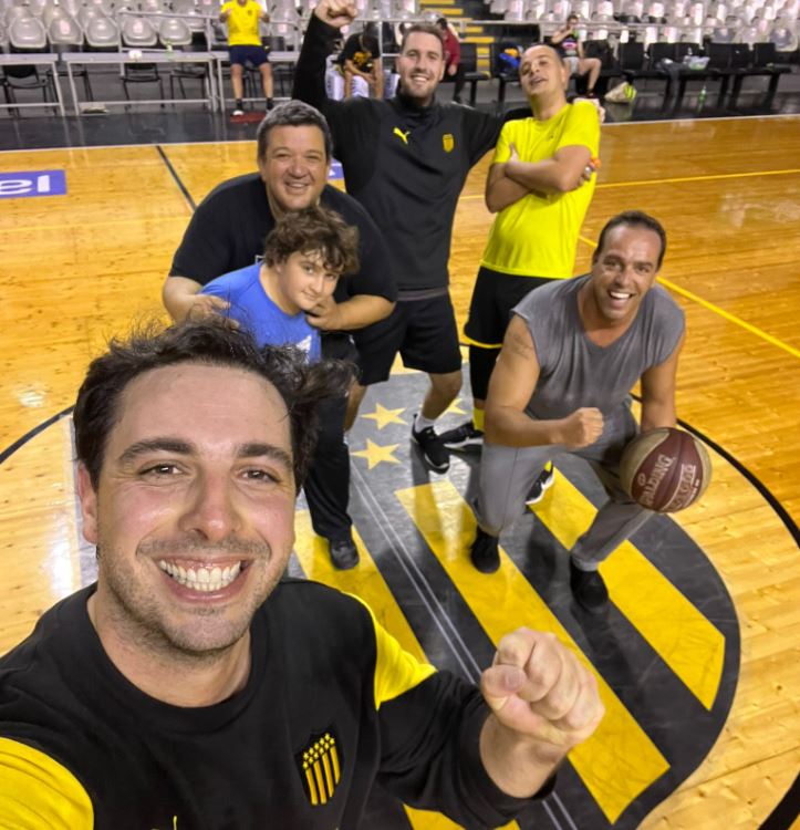 Ignacio Ruglio y Jorge Barrera jugaron juntos al básquetbol. Foto: Ignacio Ruglio.