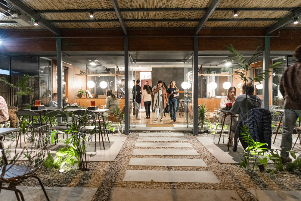 El nuevo local de Rudy Burgers se inauguró el sábado en Carrasco.