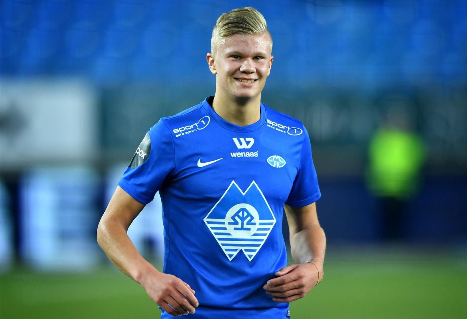 Erling Haaland defendiendo la camiseta del Molde.