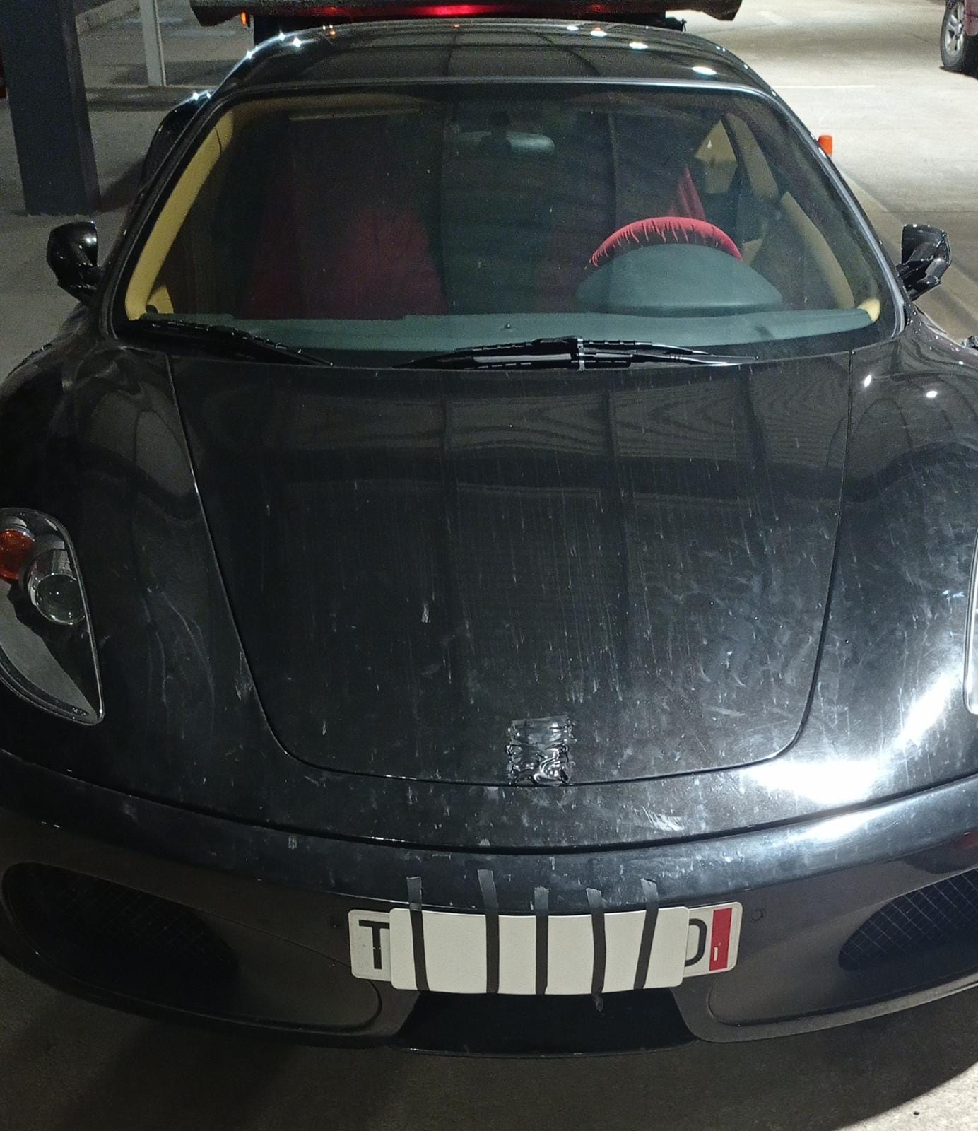 Ferrari incautada por Aduanas. Foto: Dirección Nacional de Aduanas.