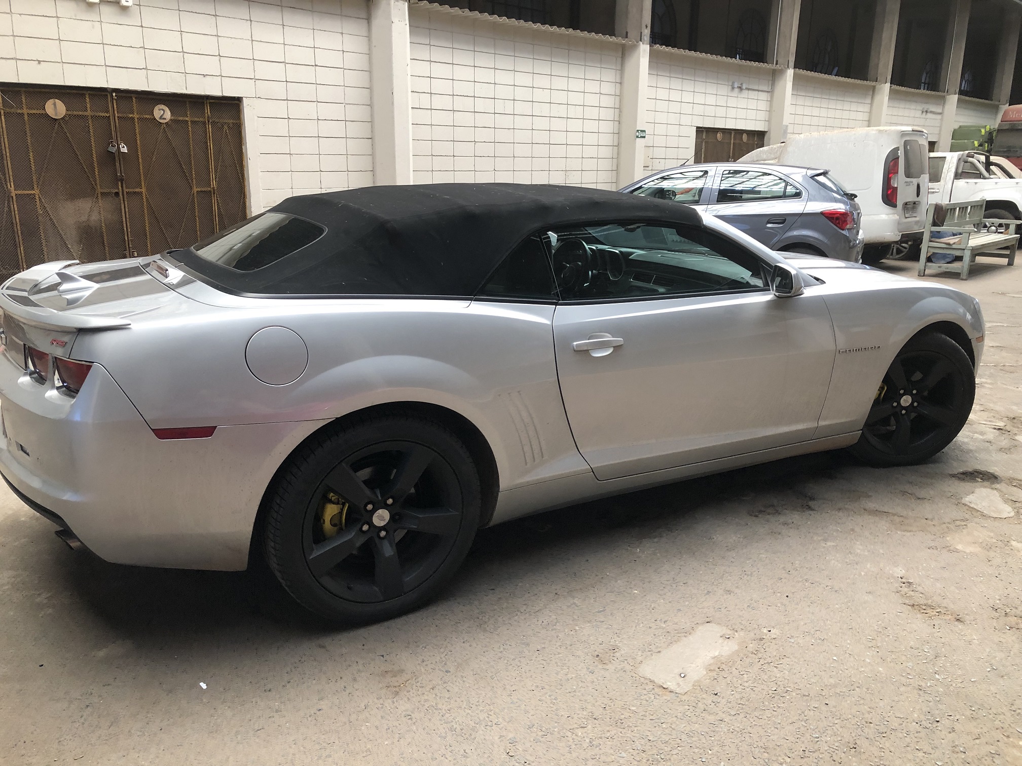 Vehículo marca Chevrolet incautado por Aduanas. Foto: Dirección Nacional de Aduanas.