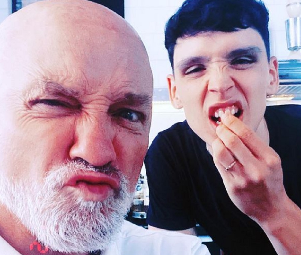 Ronnie Arias y su sobrino / hijo Juan. Foto: Instagram @ronaldo1ro