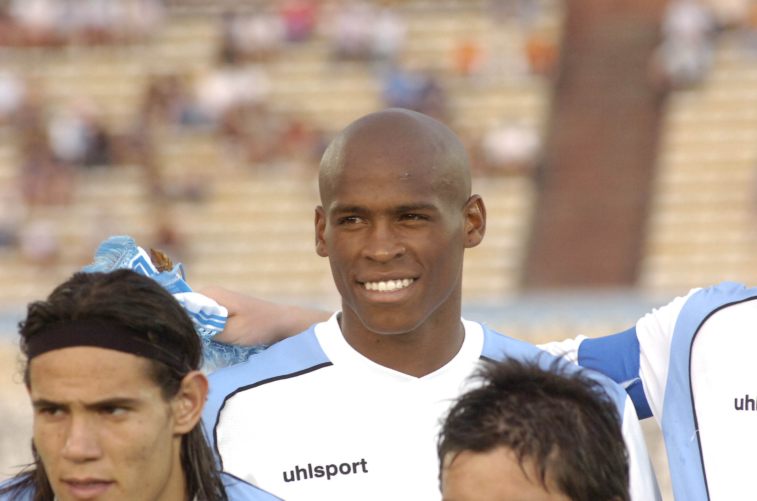 Ribaír Rodríguez en la selección juvenil y Edinson Cavani, compañeros en Danubio y en la Celeste. Foto: Archivo