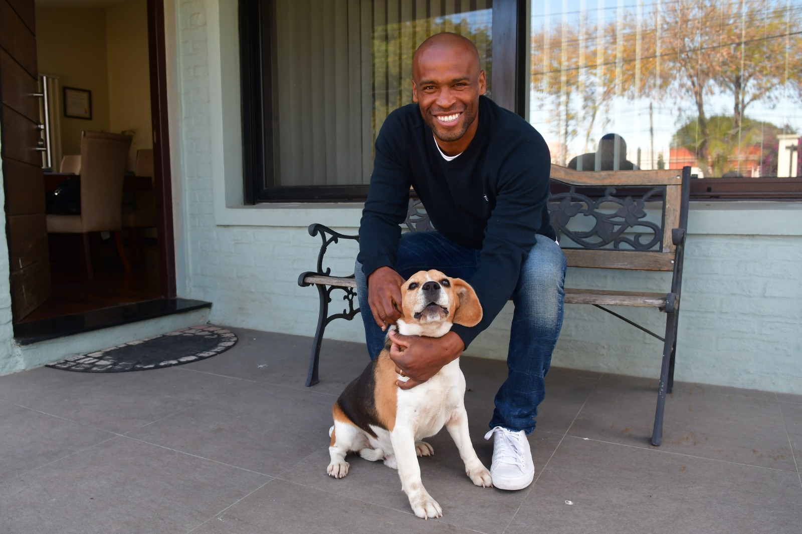 Ribaír Rodríguez en su casa de Bella Italia. Foto: F. Flores