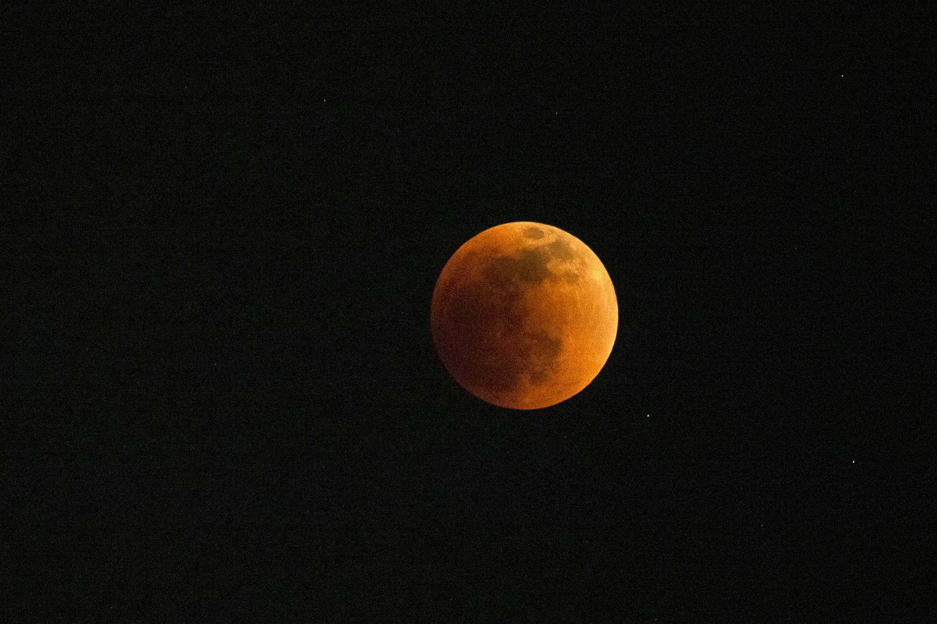 Luna roja en México. Foto: Efe