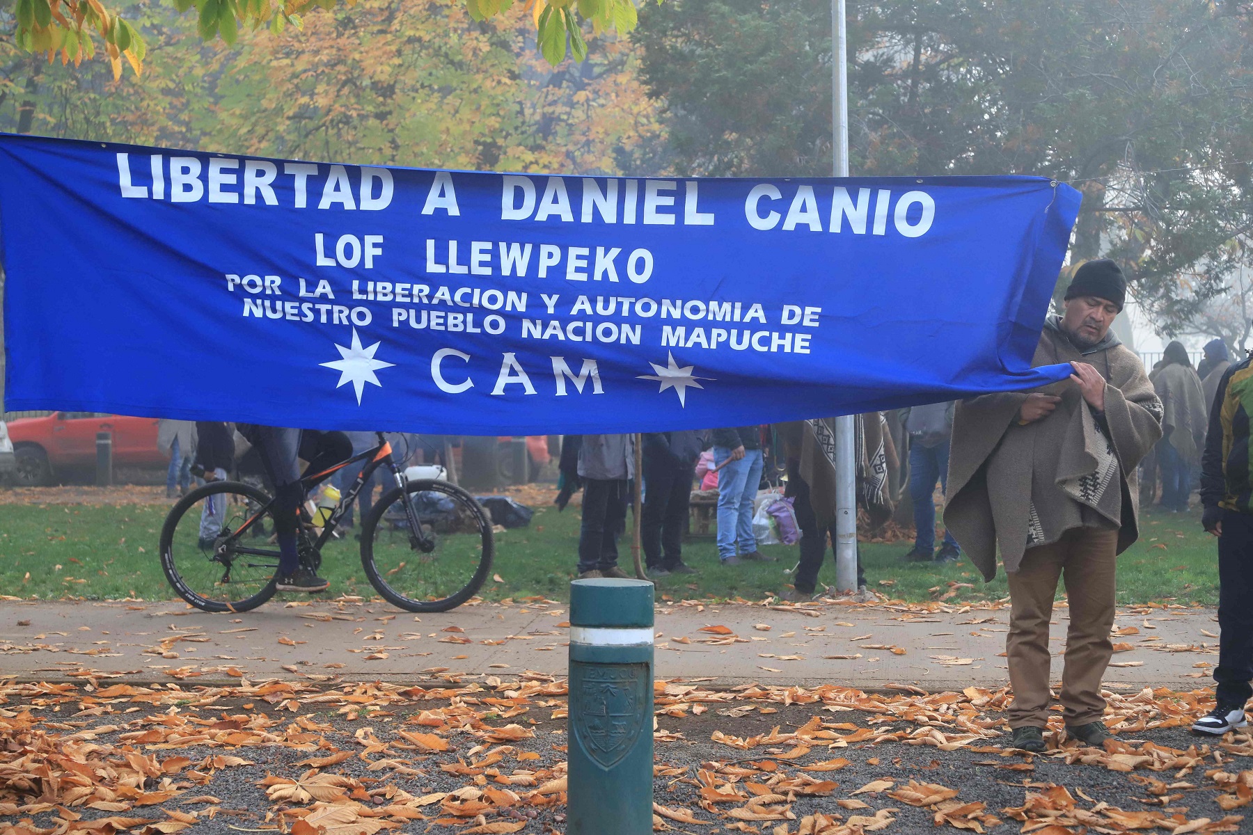 Grupo de mapuches organizaron una manifestación. Foto: AFP.
