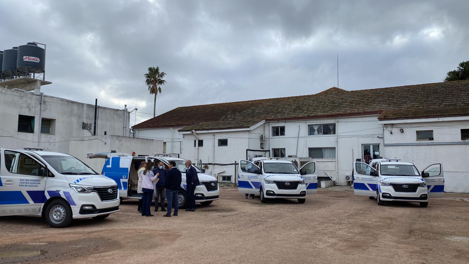 Entrega de cuatro ambulancias en San Carlos. Foto: Ricardo Figueredo
