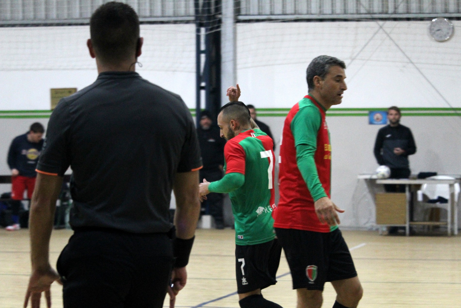 Fútbol Sala: Peñarol y Boston River se sacaron chispas en el partido de la fecha. Fotos: Matías Pérez | El País