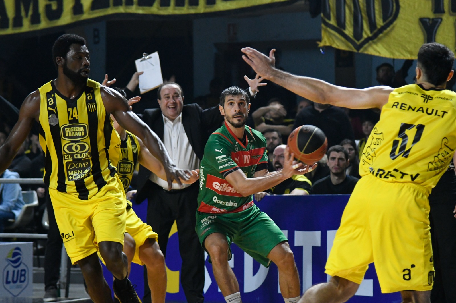 Peñarol vs. Aguada. Foto: Marcelo Bonjour.