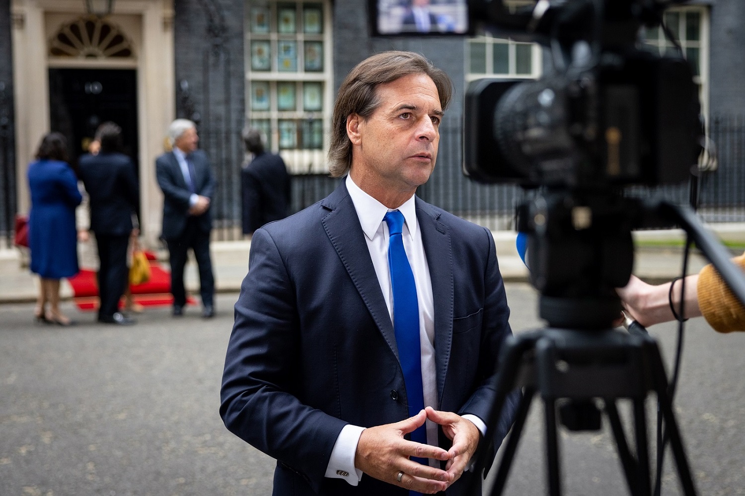Luis Lacalle Pou en una entrevista en Reino Unido. Foto: EFE.