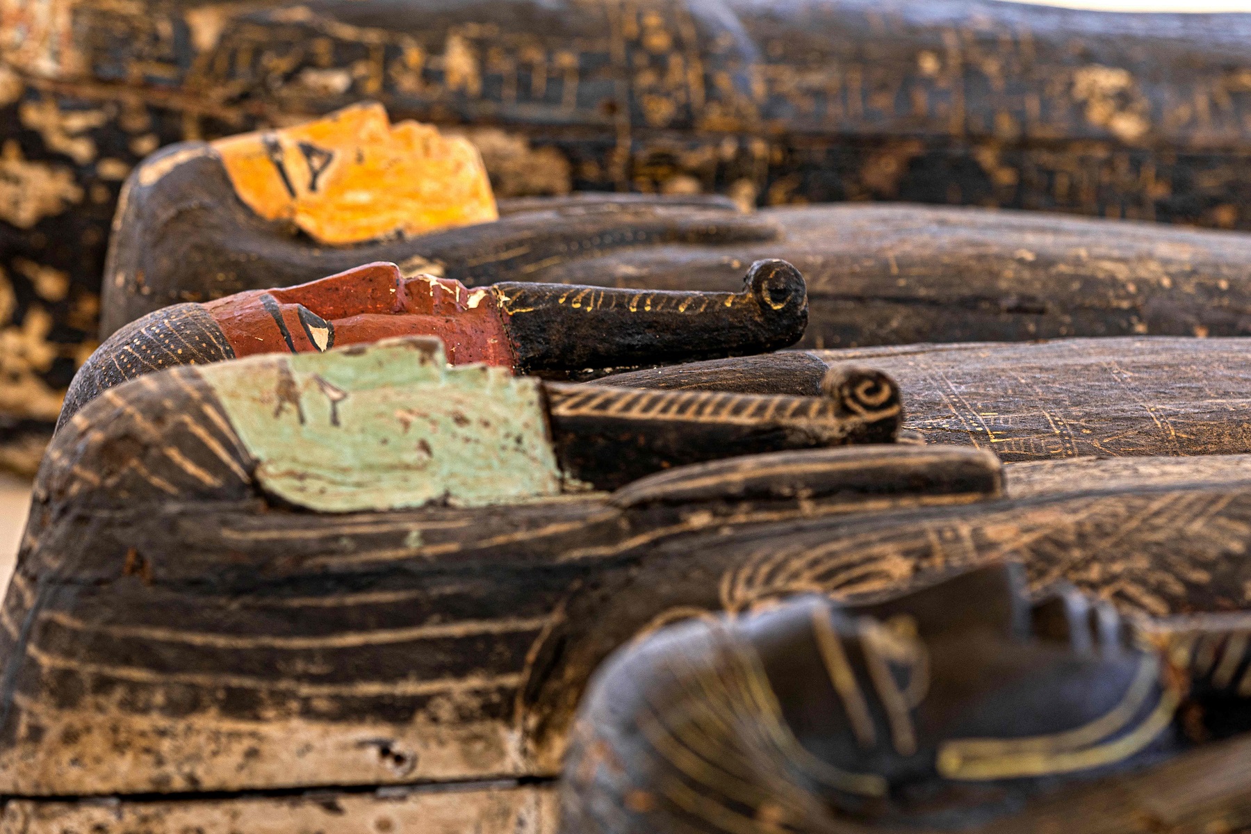Sarcófagos encontrados en un alijo que data del Período Tardío egipcio (alrededor del siglo V a. C.). Foto: AFP