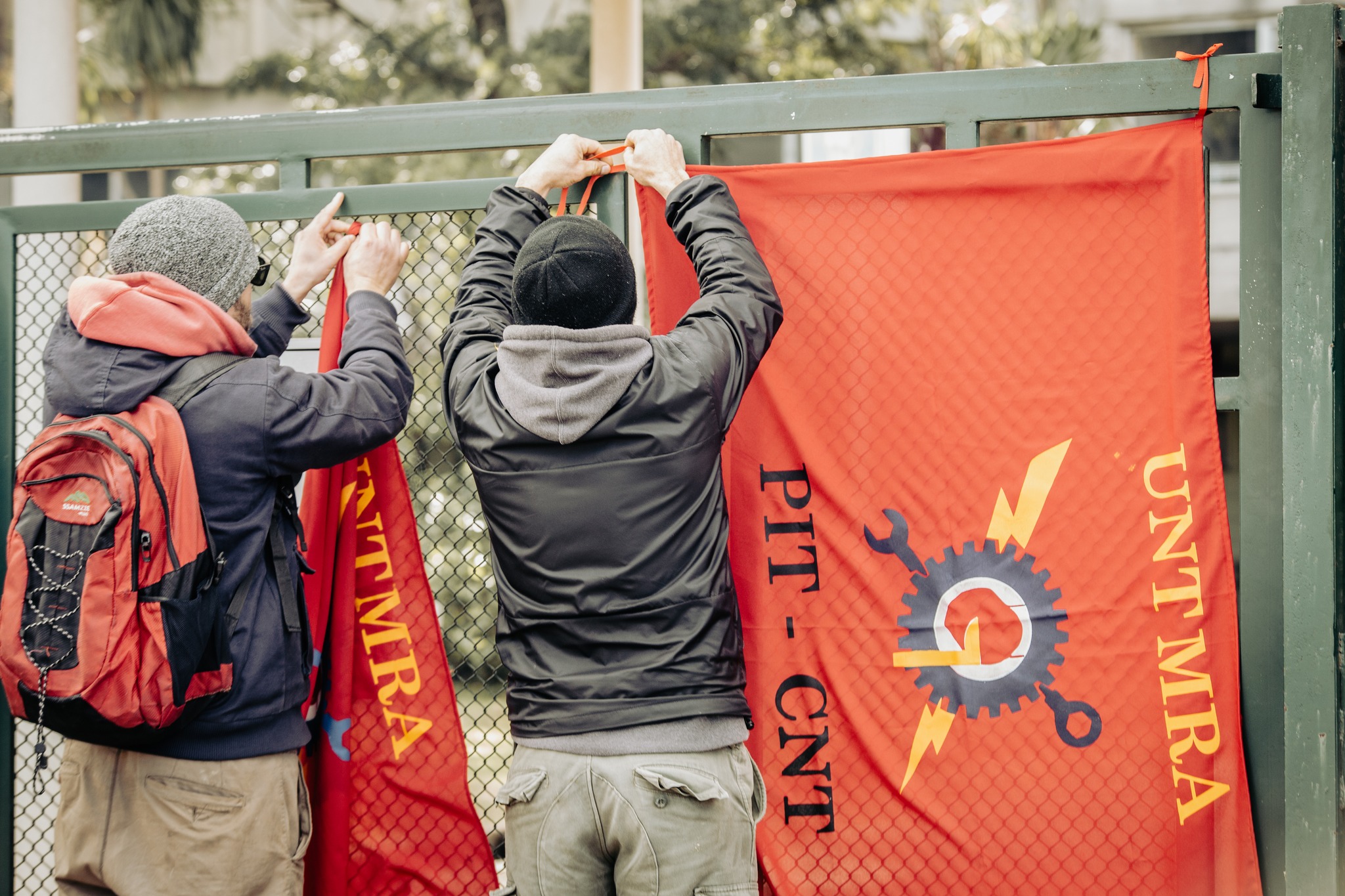 Trabajadores de Cinter en asamblea tras el anuncio de cierre de la empresa. Foto: gentileza Unión Nacional de los Trabajadores del Metal y Ramas Afines (Untmra)