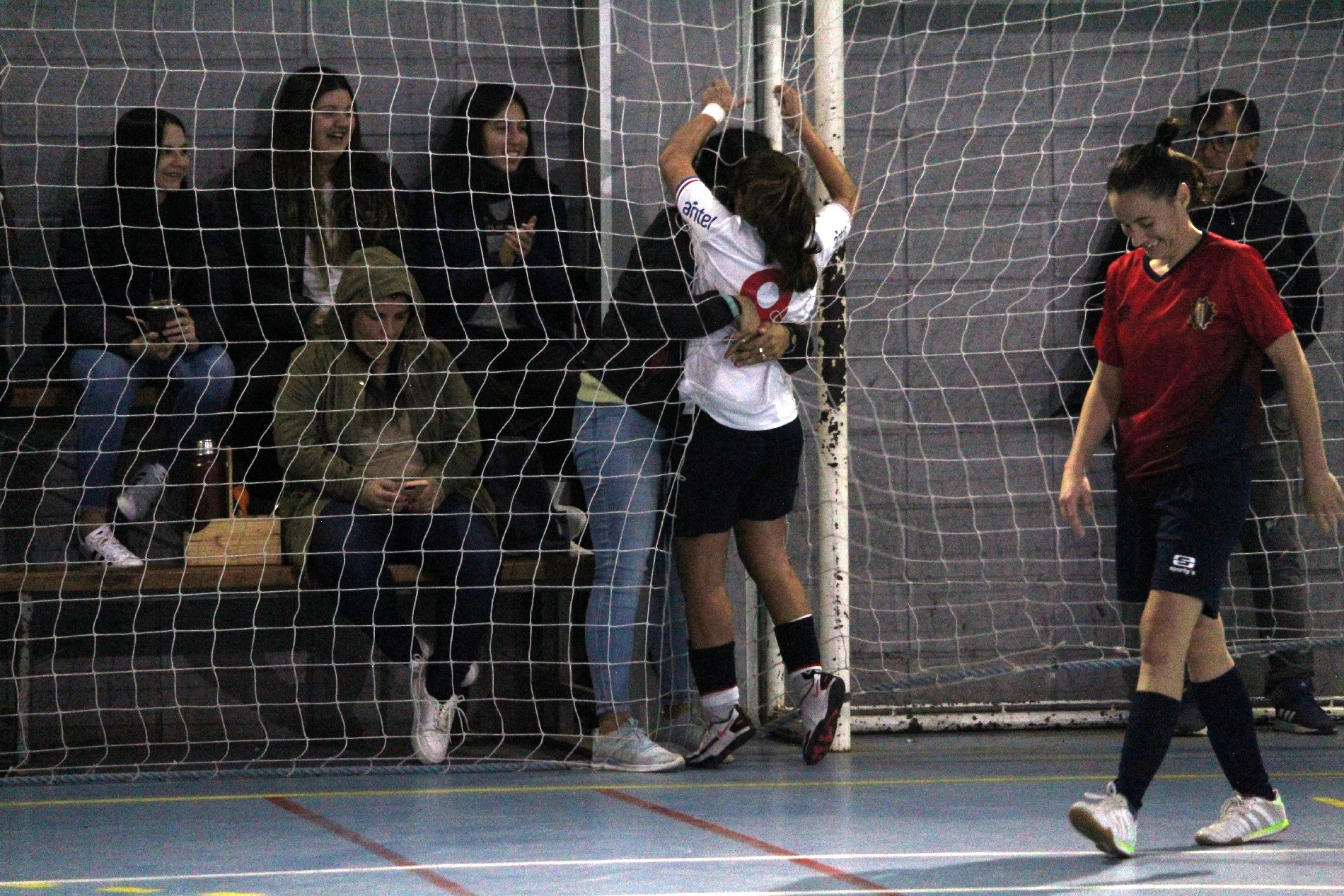 Fútbol Sala: Nacional le ganó a UTU y es líder del campeonato femenino. Foto: Matías Pérez