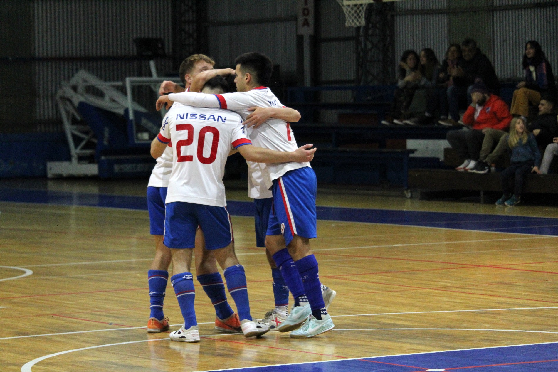 Fútbol Sala: muy superior Nacional goleó a Racing en el Polideportivo. Foto: Matías Pérez