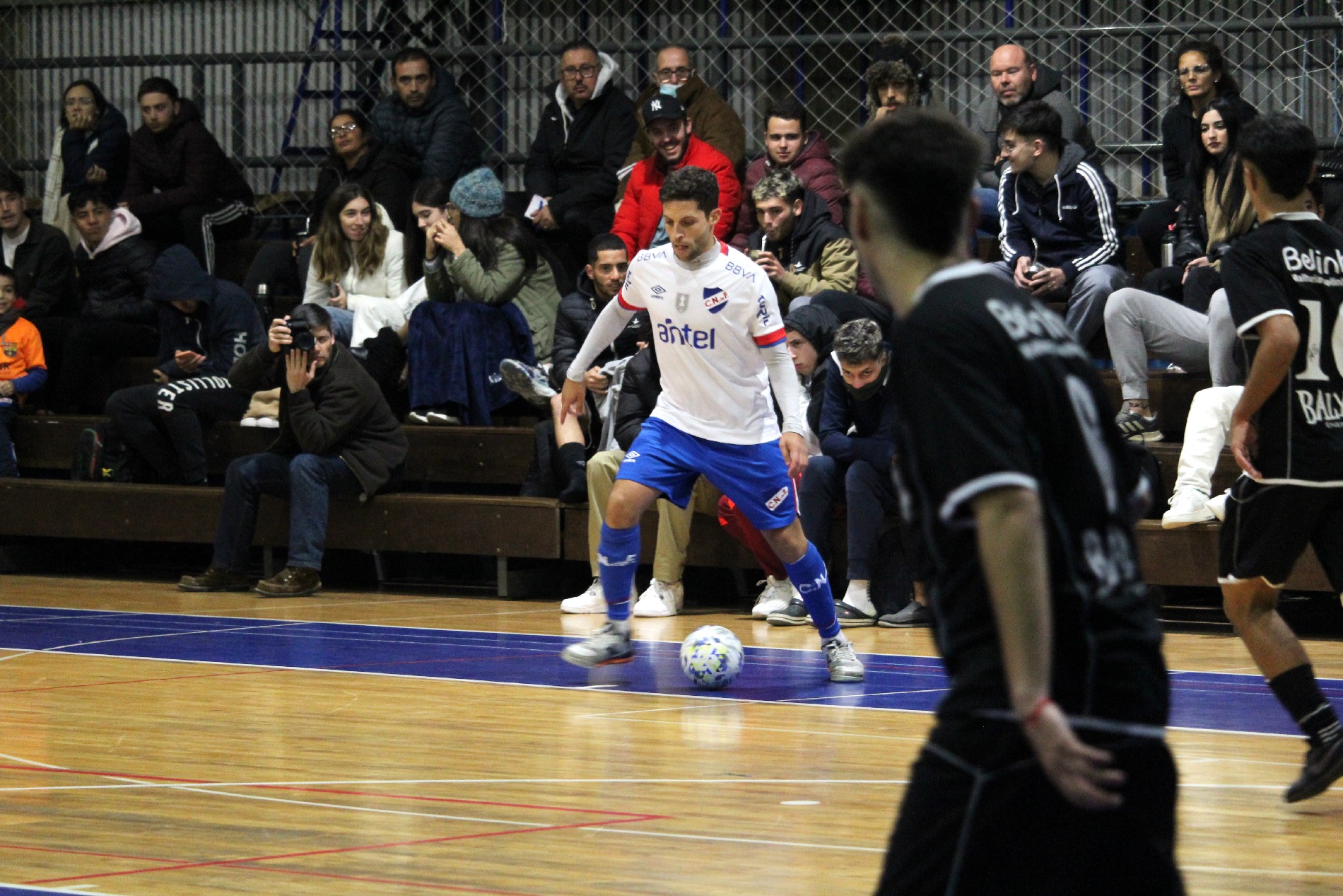Fútbol Sala: muy superior Nacional goleó a Racing en el Polideportivo. Foto: Matías Pérez