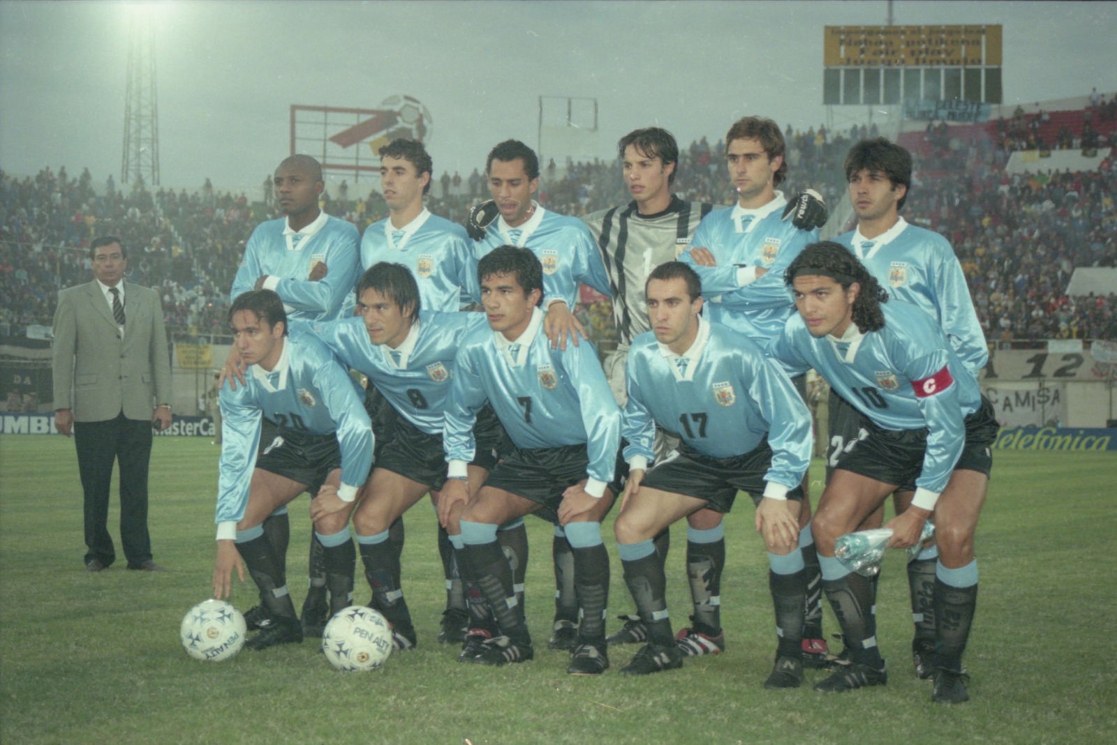 La selección mayor de Uruguay en 1999. FOTO: Archivo El País.