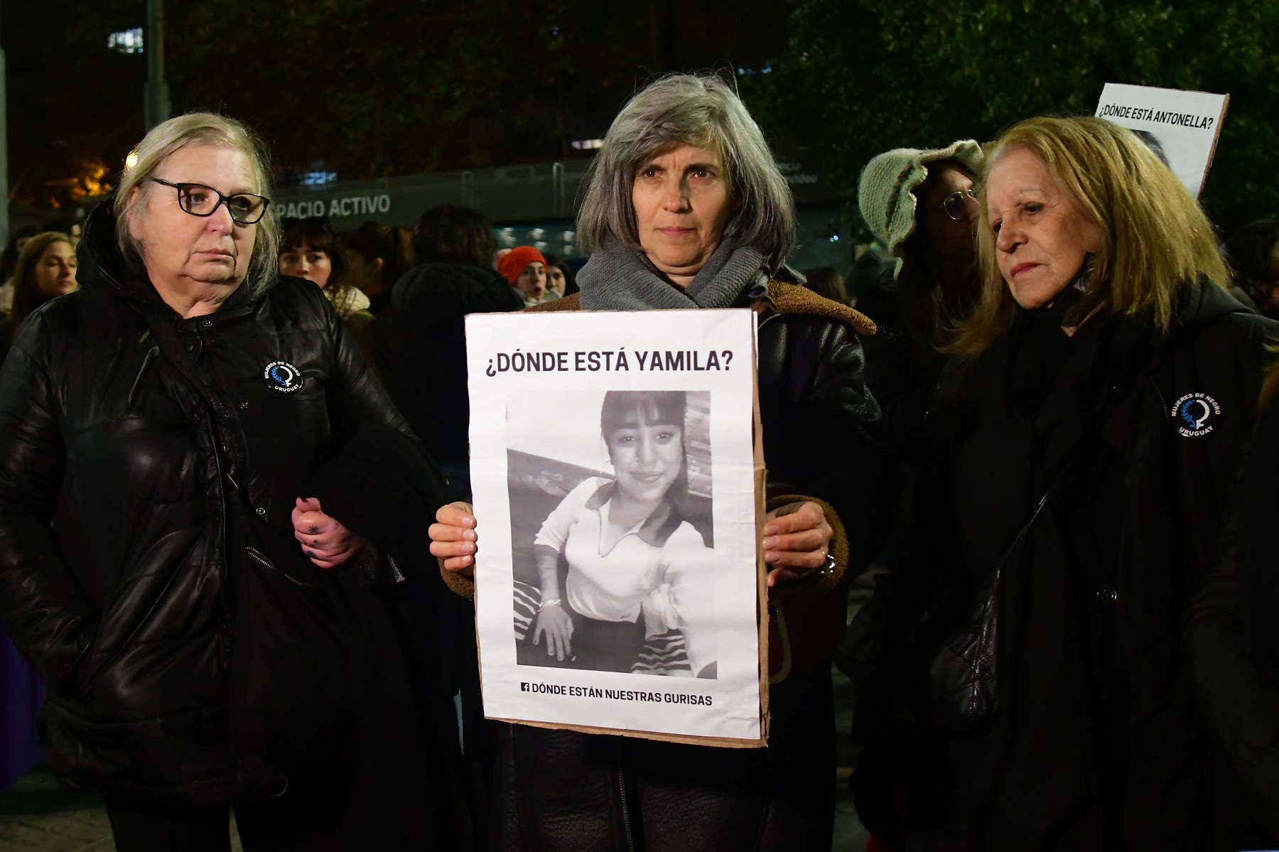 La madre de Lola en la marcha feminista de "Ni Una Menos". Foto: Estefanía Leal.