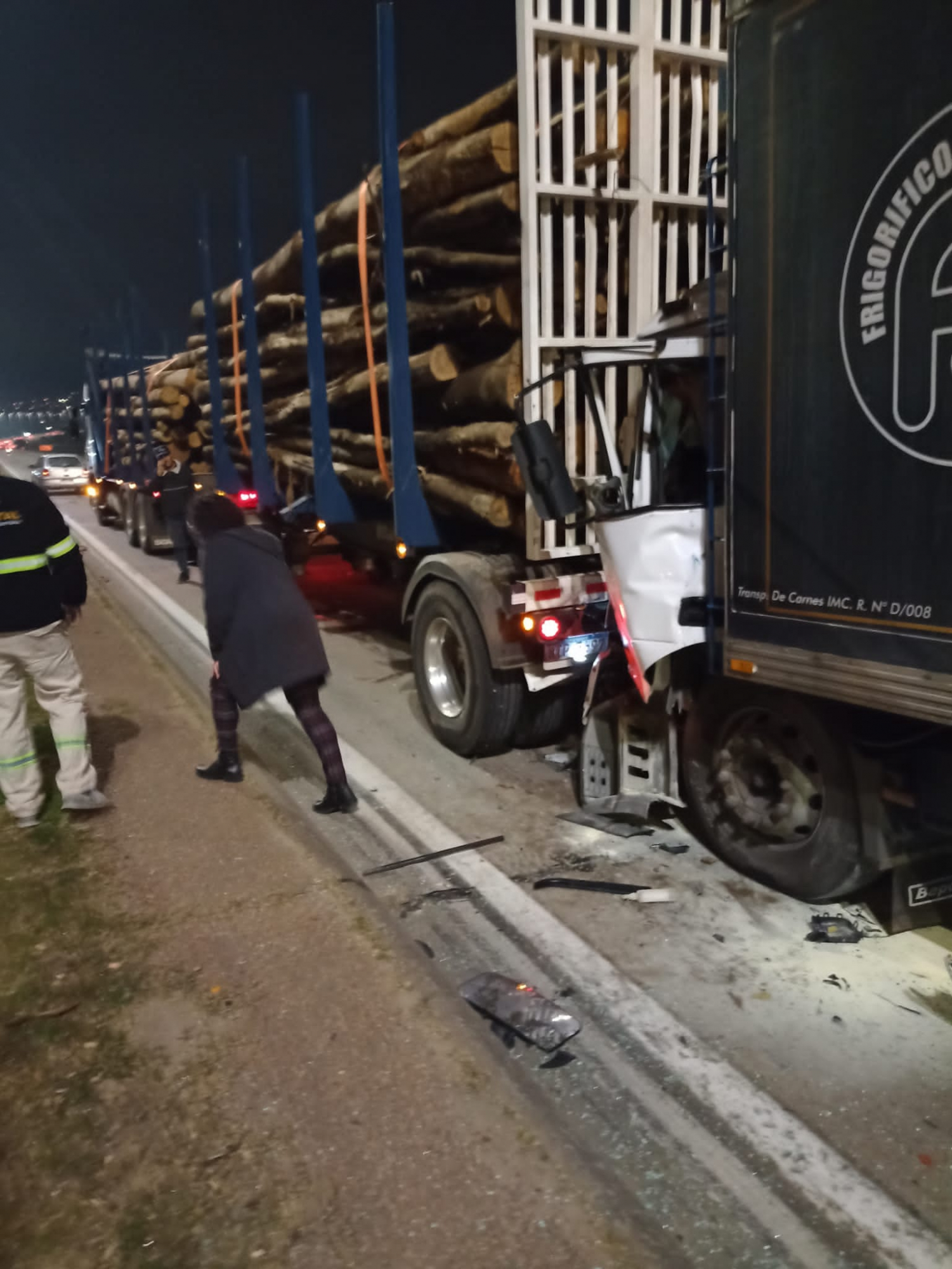 Accidente entre dos camiones en Ruta 5. Foto: Policía Caminera
