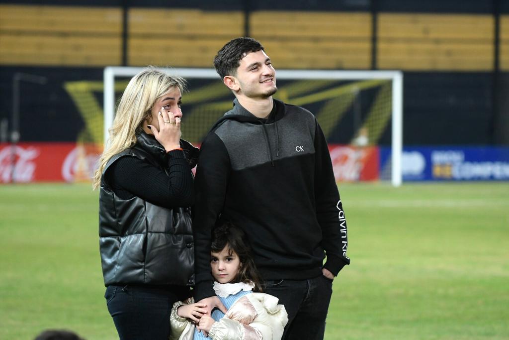 La emoción de Agustín Álvarez Martínez y su familia. Foto: Leonardo Mainé.