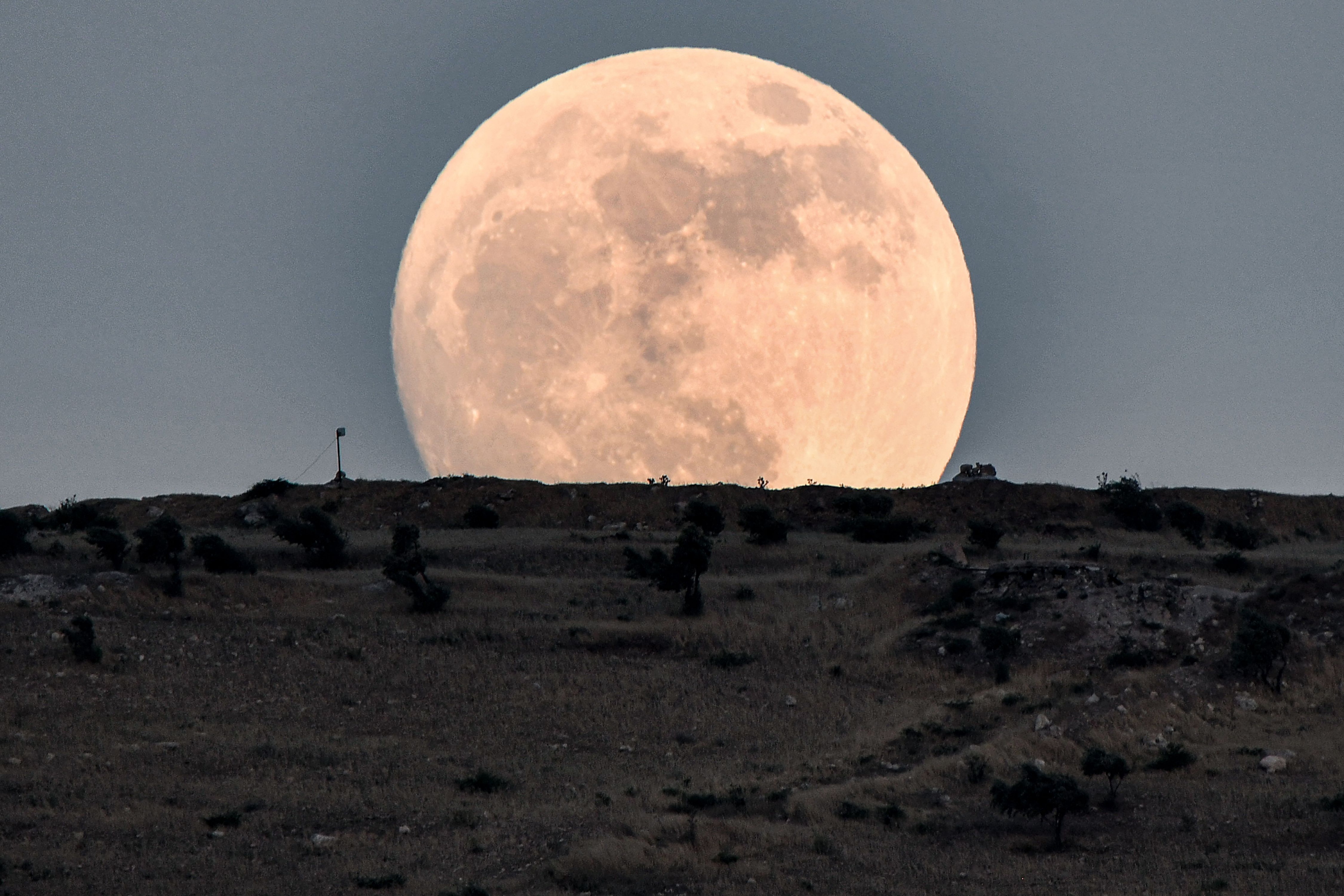 Luna llena en Siria. Foto: AFP