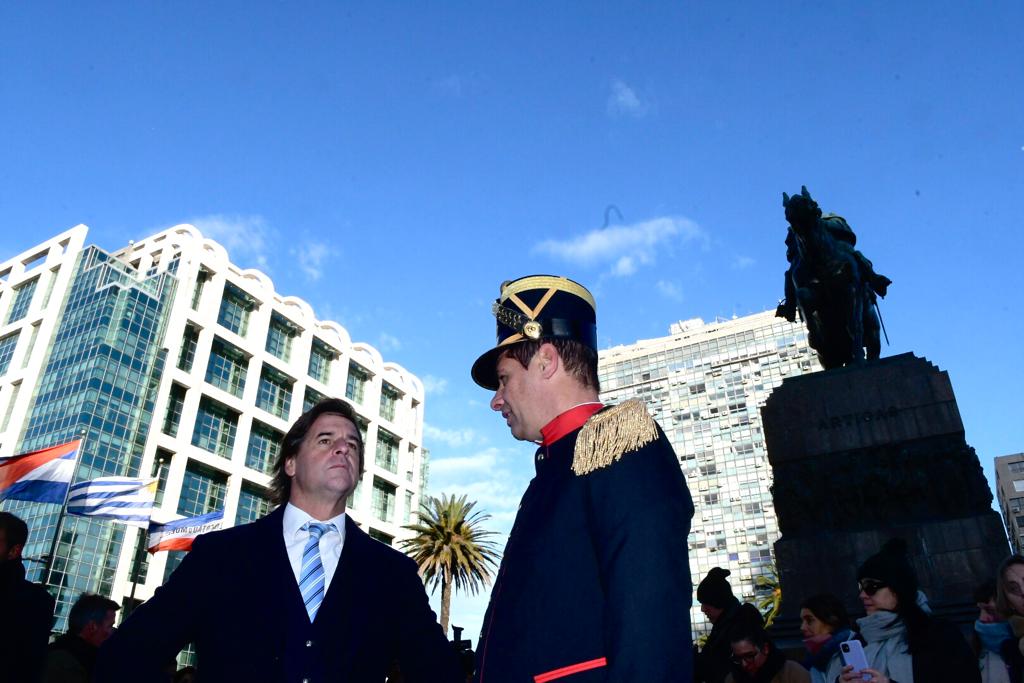 Luis Lacalle Pou en acto conmemoración por el aniversario del natalicio de Artigas. Foto: Leonardo Mainé