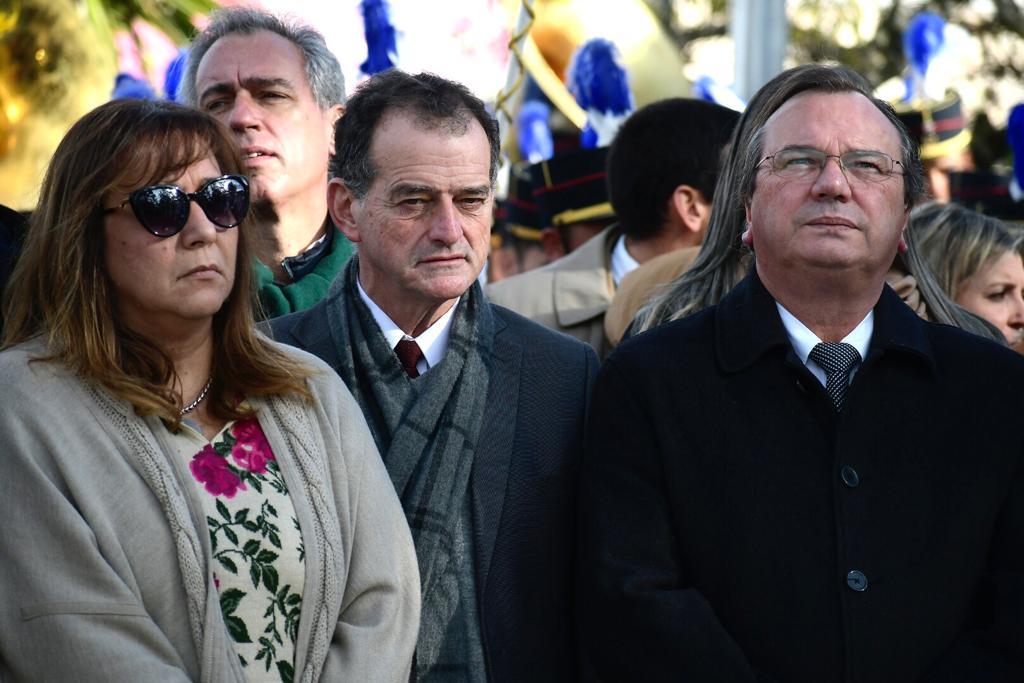 Autoridades en acto por el 19 de junio. Foto: Leonardo Mainé