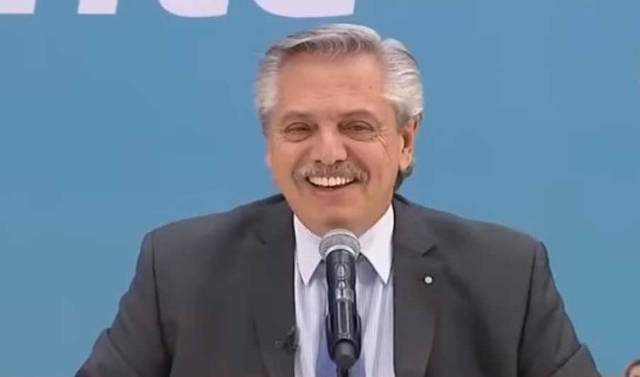 Alberto Fernández y un insólito error en un acto. Foto: Captura de video