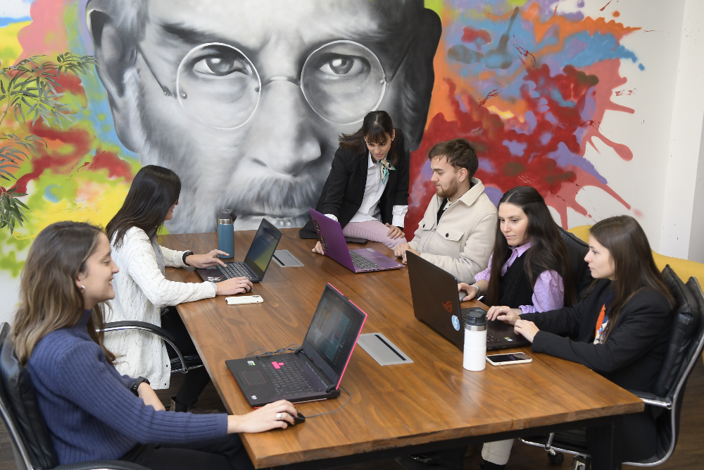 Onírica Creative Studio.