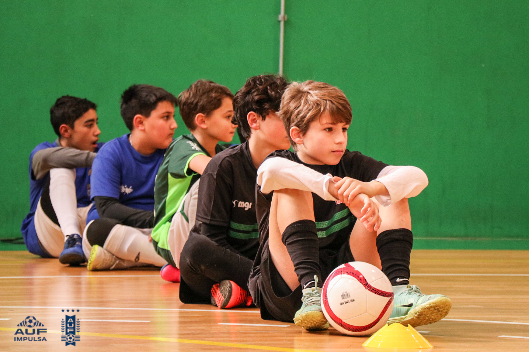 Jugar, aprender y formar: se realizó el segundo encuentro de escuelas de Fútbol Sala. Foto: AUF