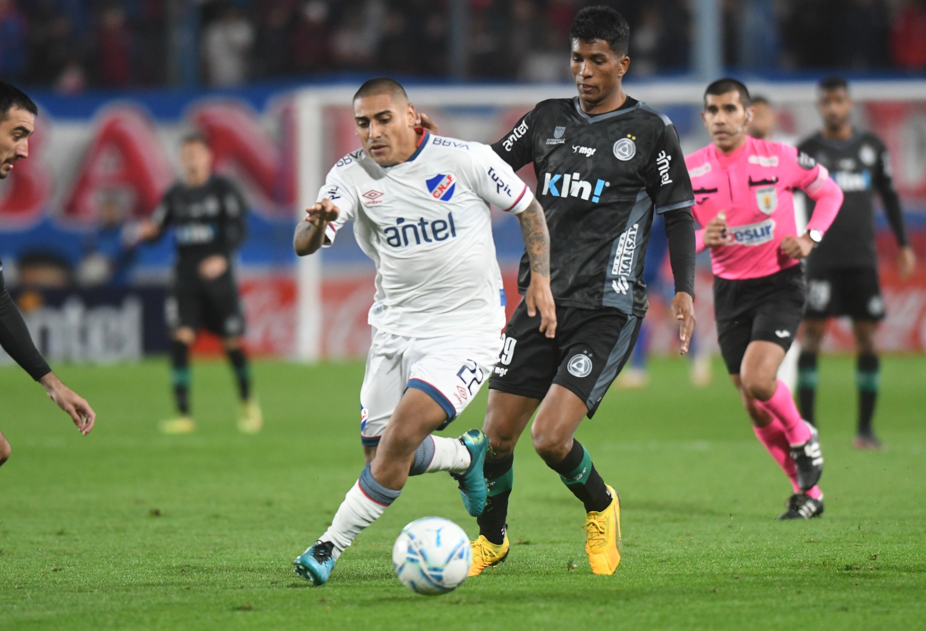 Diego Zabala en el duelo entre Nacional y Plaza Colonia. Foto: Juan Manuel Ramos.