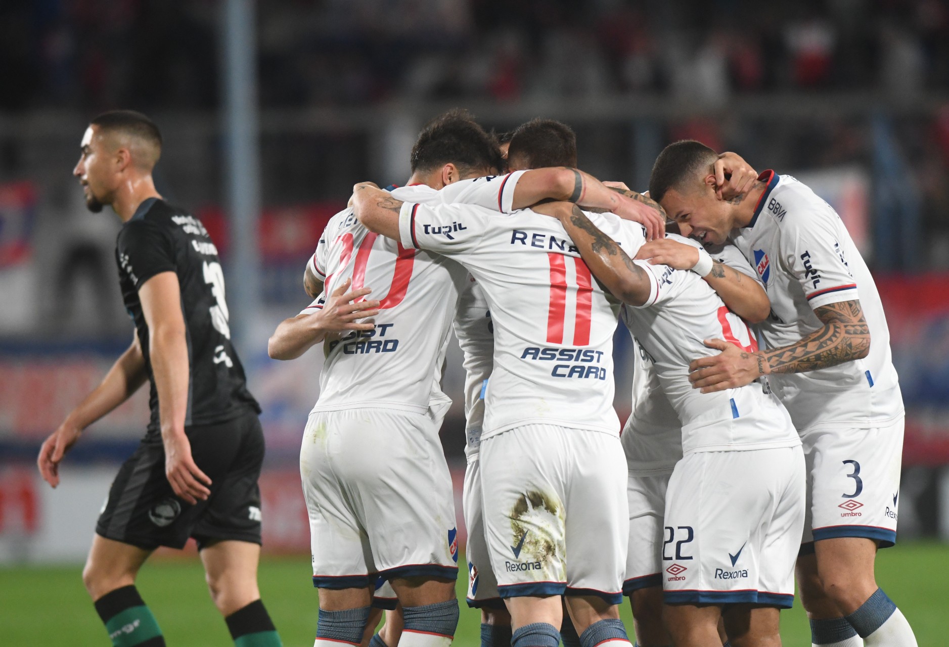 El festejo de los jugadores de Nacional ante Plaza Colonia. Foto: Juan Manuel Ramos.