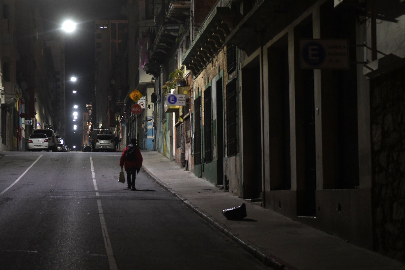 ciudad vieja de noche